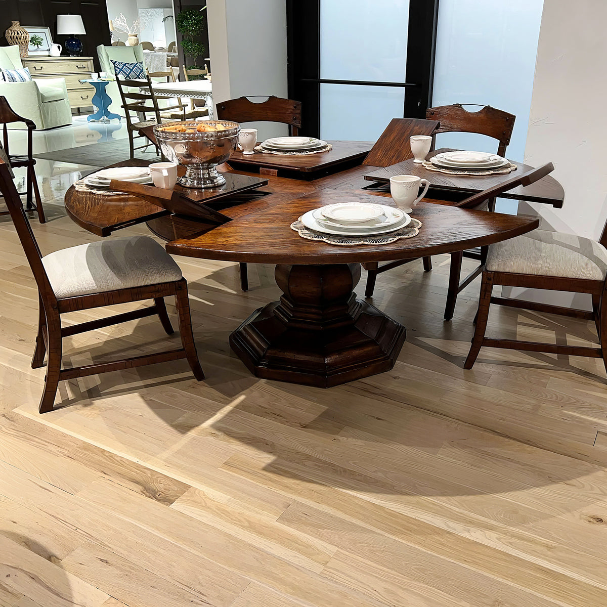 French Provincial Extension Round Dining Table