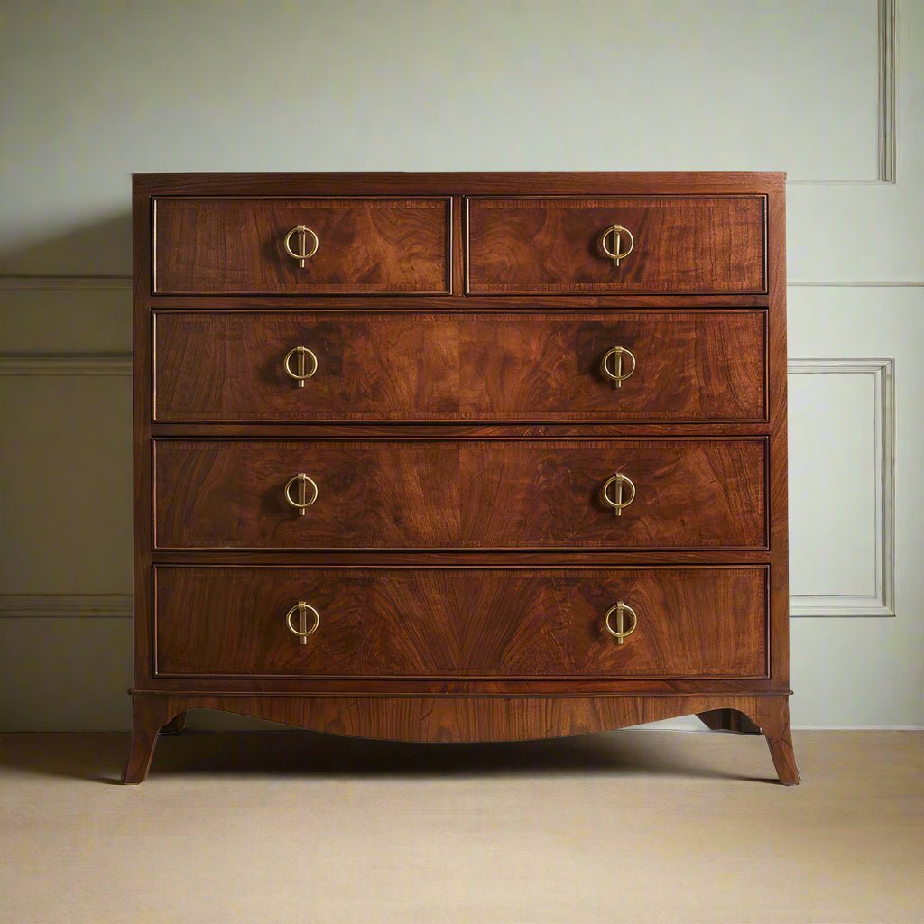 English Walnut Chest of Drawers - English Georgian America