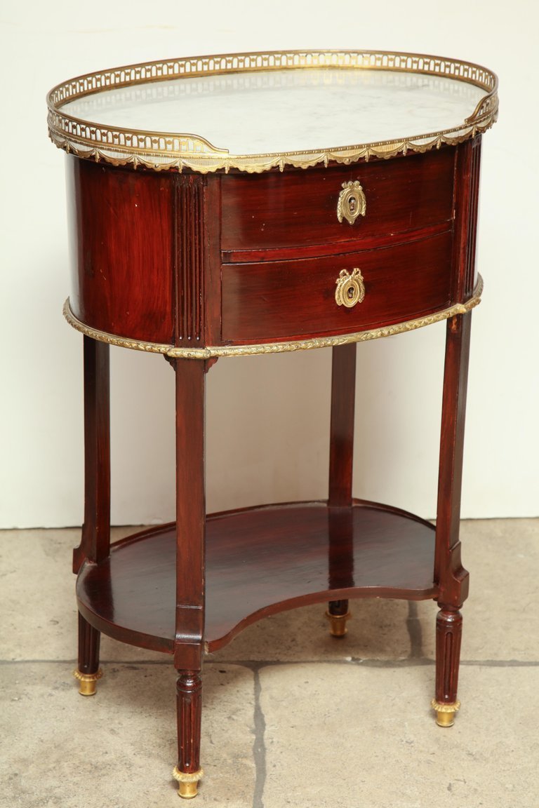 French Mahogany Oval Side Table - English Georgian America