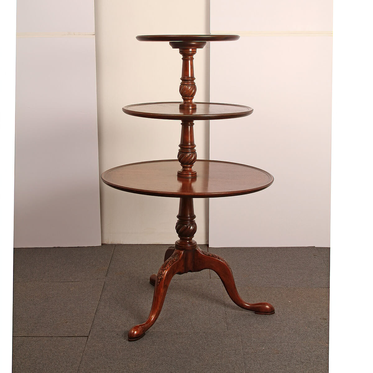 George II Mahogany Dumbwaiter - English Georgian America