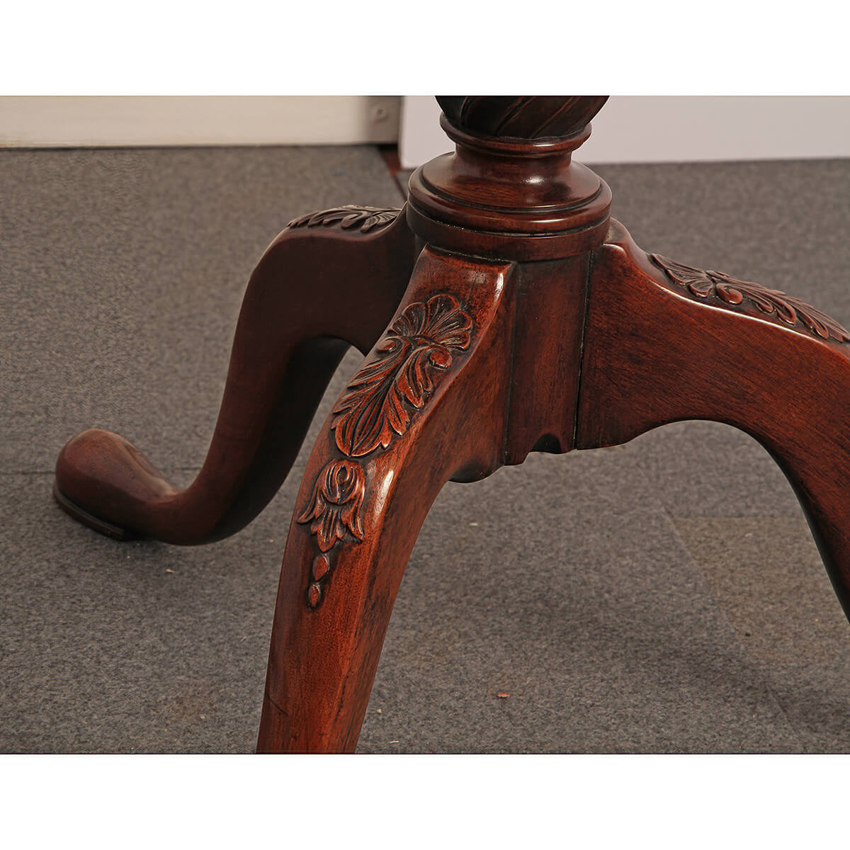 George II Mahogany Dumbwaiter - English Georgian America