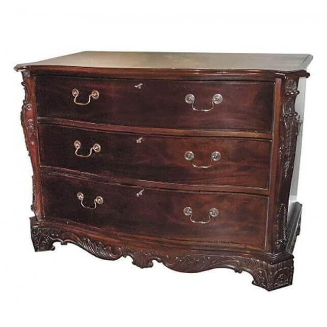 George II Polished Mahogany Serpentine Commode - English Georgian America