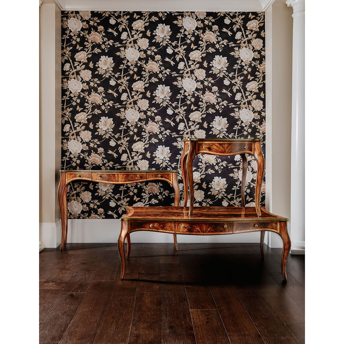 George III Hepplewhite Coffee Table - English Georgian America