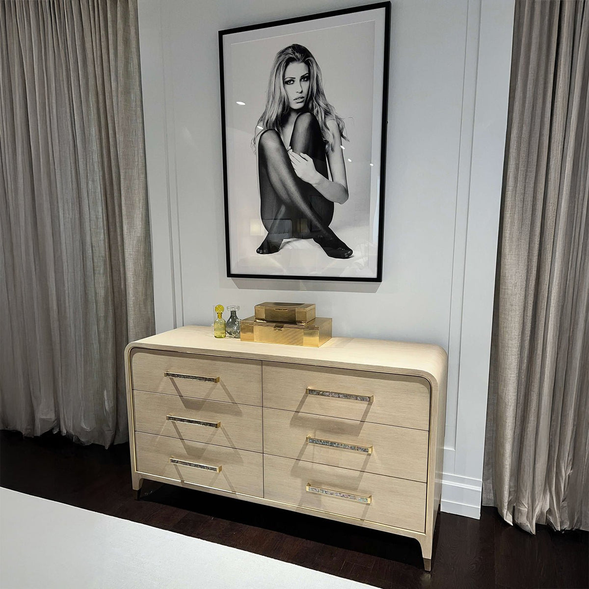 Hollywood Regency Dresser - Light Wood - English Georgian America