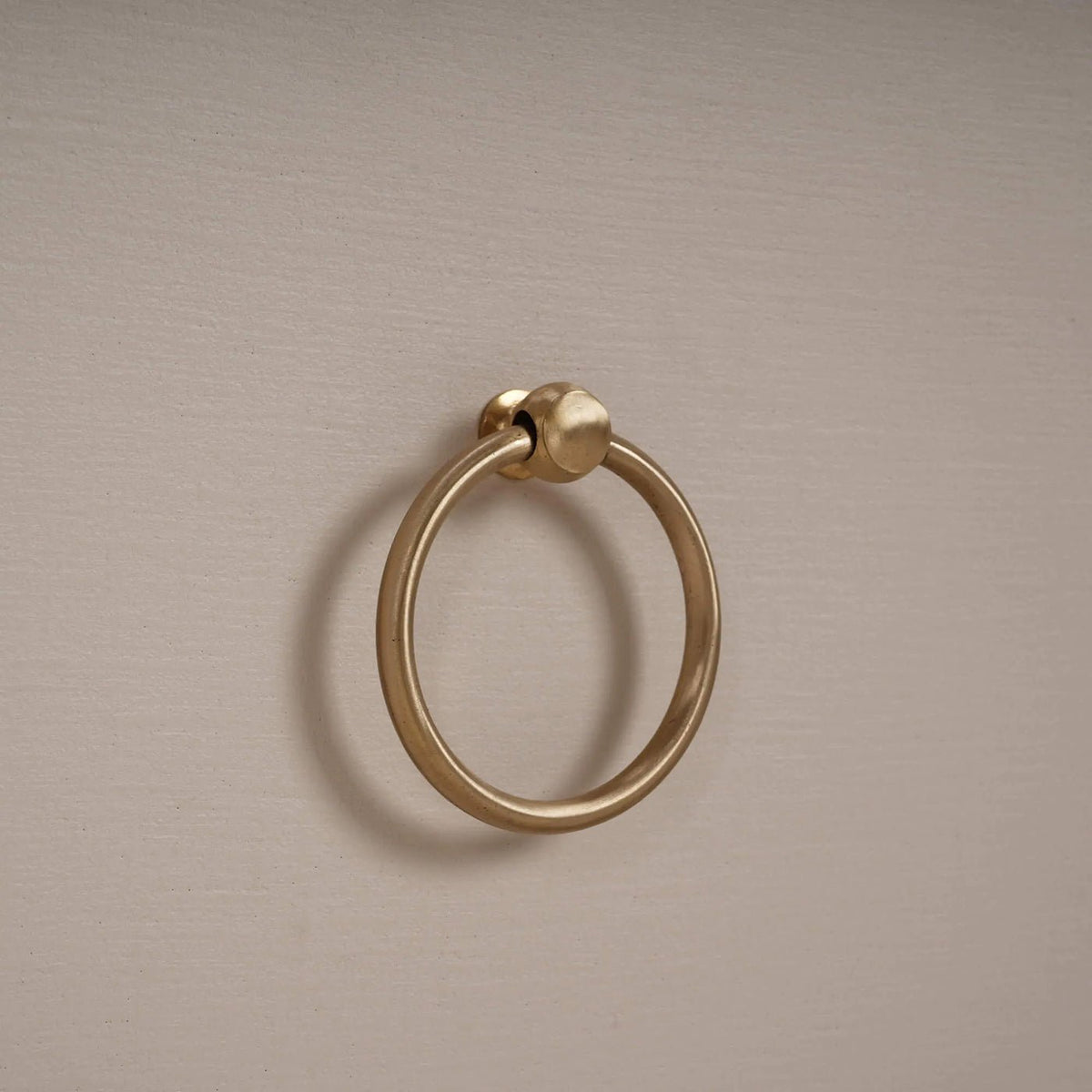 Large Linen Wrapped Etagere - Putty Linen - English Georgian America