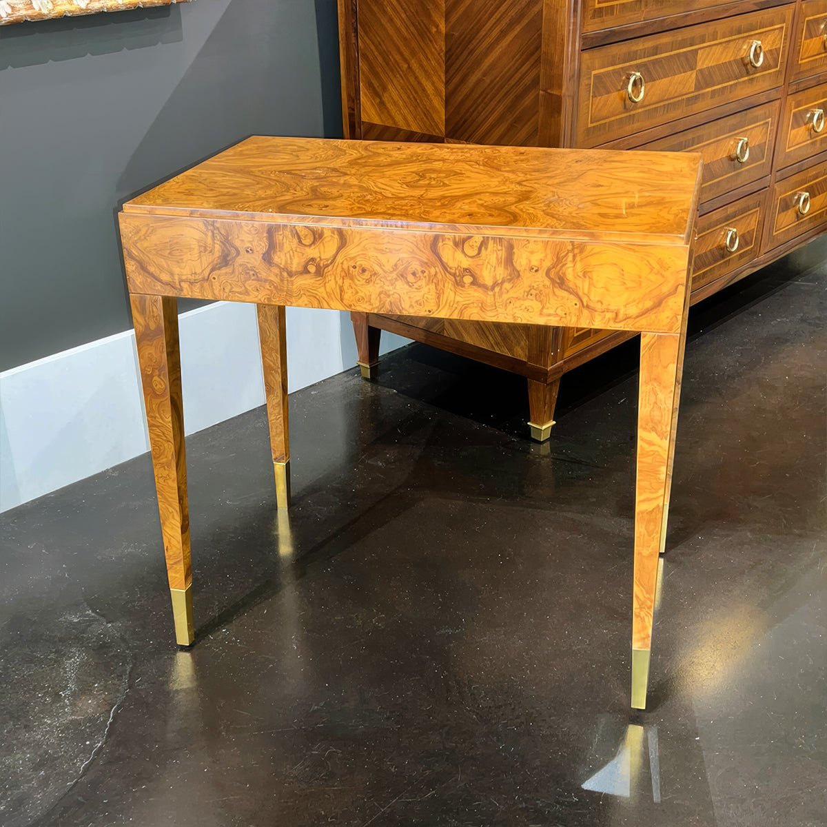 Mid Century Olive Ash Burl Side Table - English Georgian America