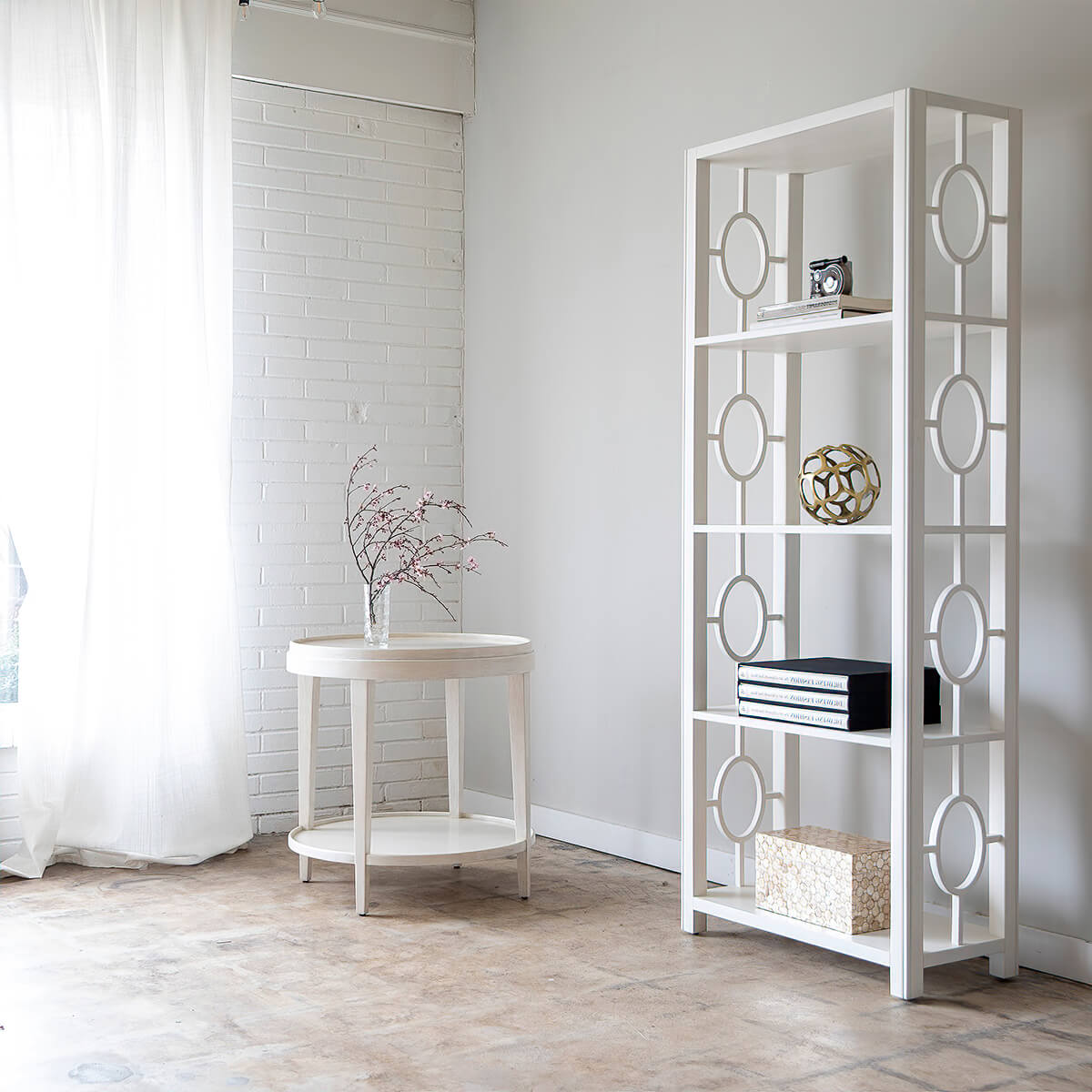 Modern Fretwork Etagere - White Lacquer - English Georgian America