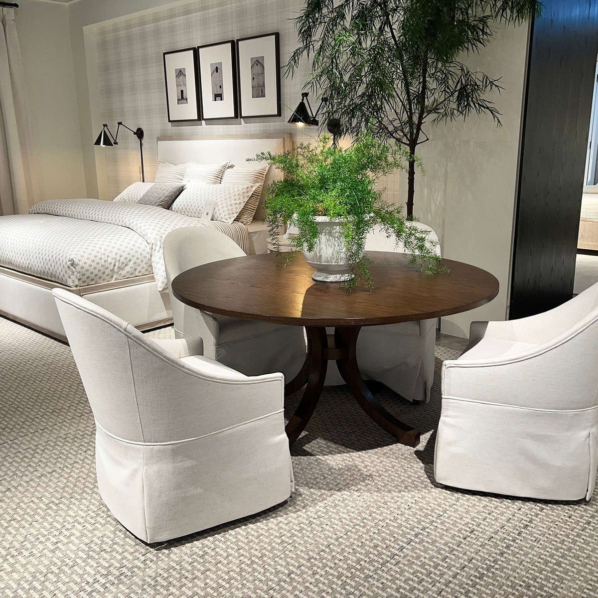 Round Oak Coastal Dining Table - English Georgian America