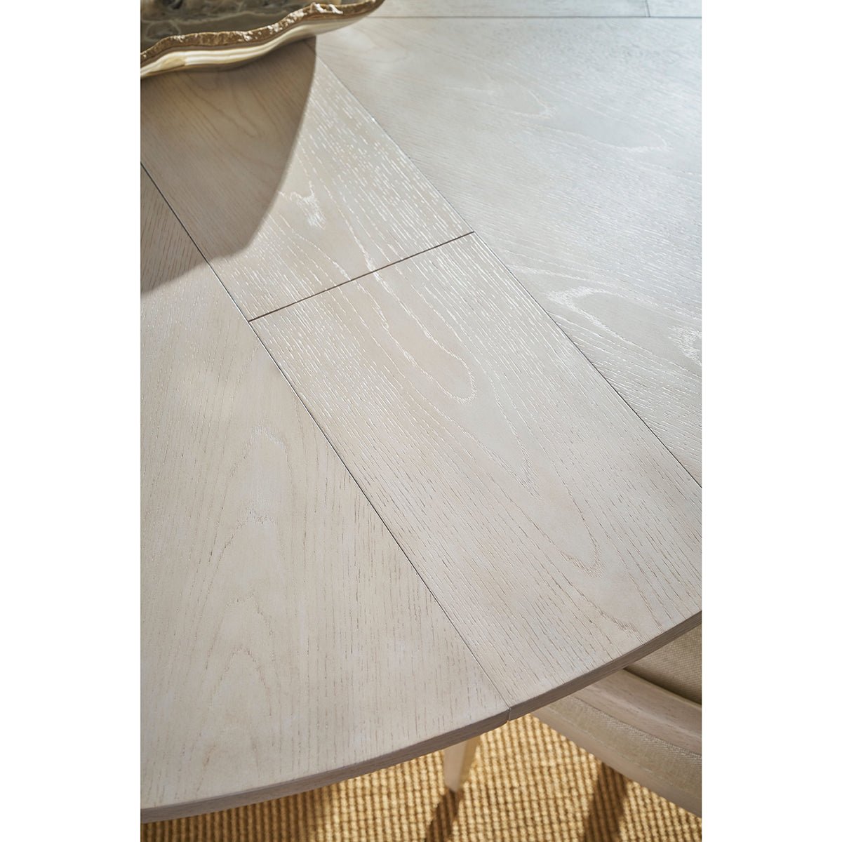 Round White Coastal Jupe Dining Table - English Georgian America