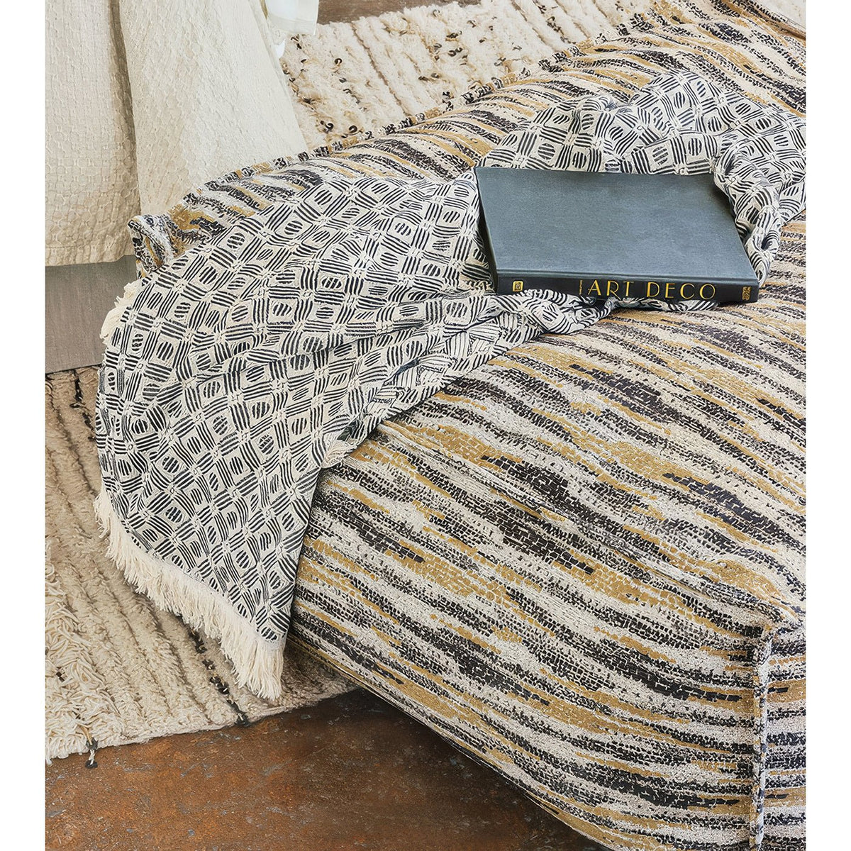 Sahara Large Floor Pouf - English Georgian America