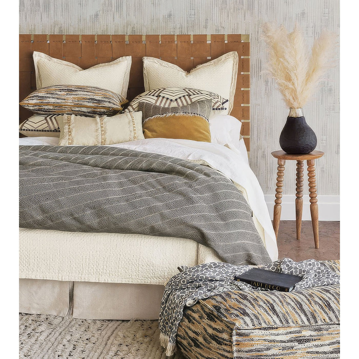 Sahara Large Floor Pouf - English Georgian America