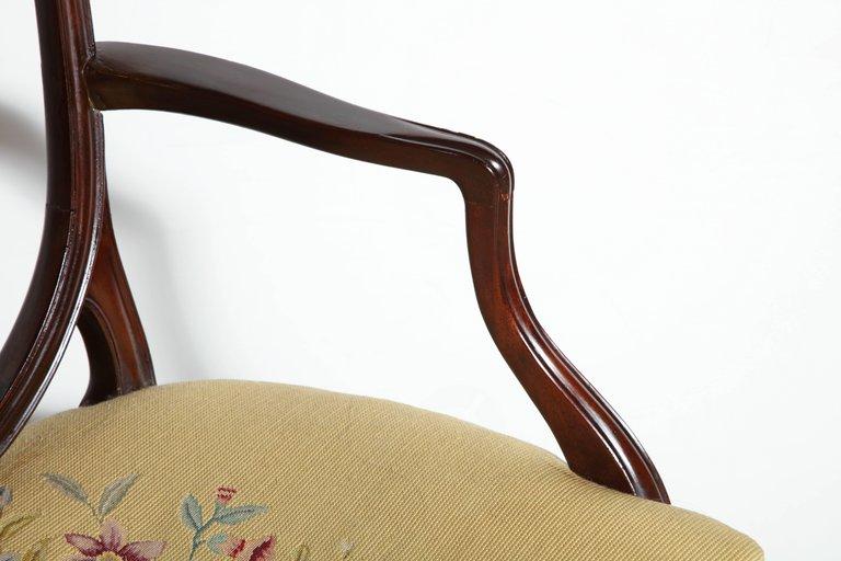 Set of 12 Hepplewhite Dining Chairs - English Georgian America