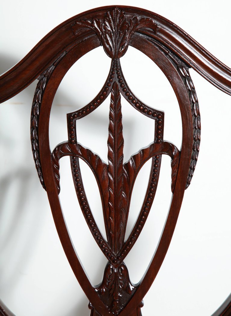 Set of 12 Hepplewhite Dining Chairs - English Georgian America