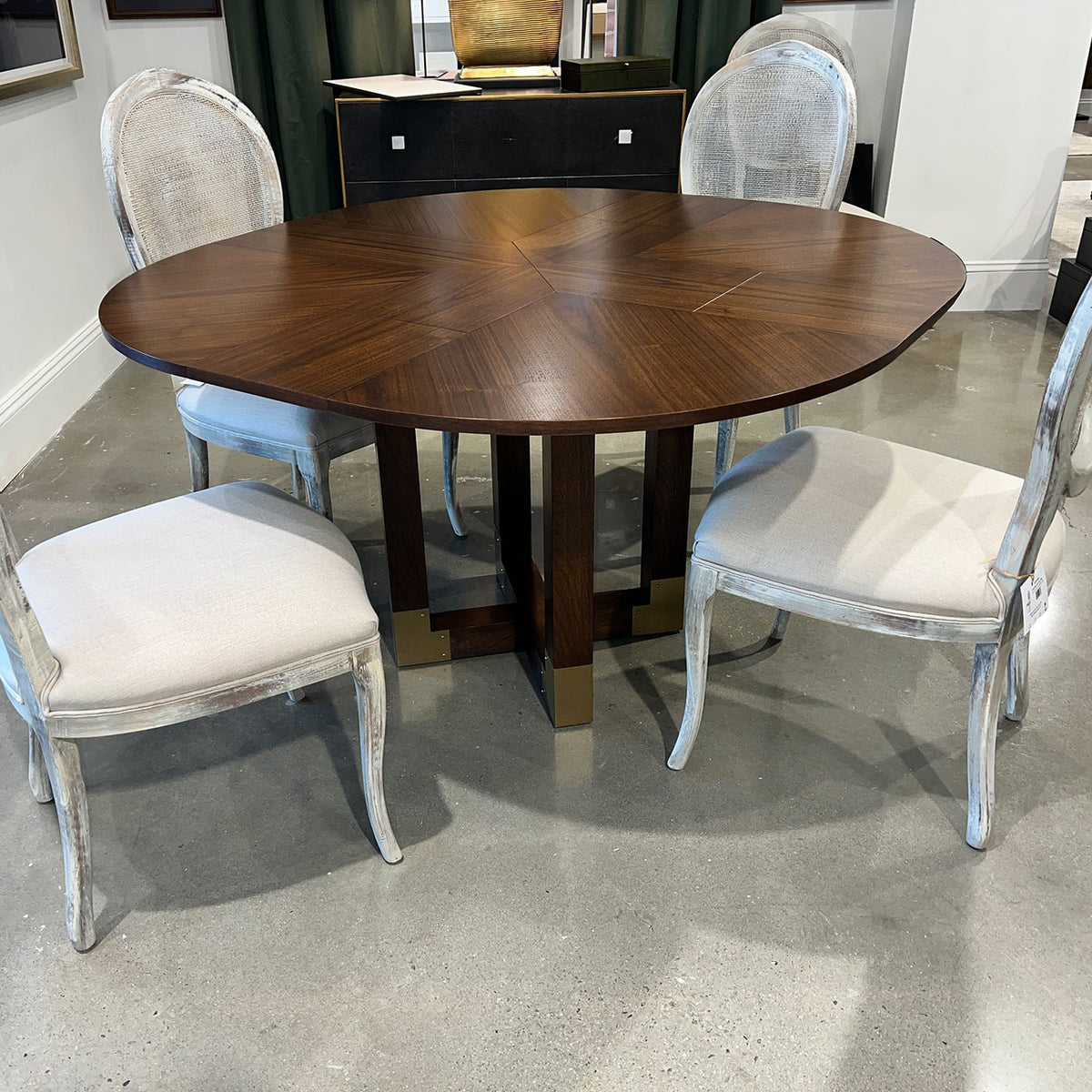 Small Walnut Jupe Dining Table - English Georgian America