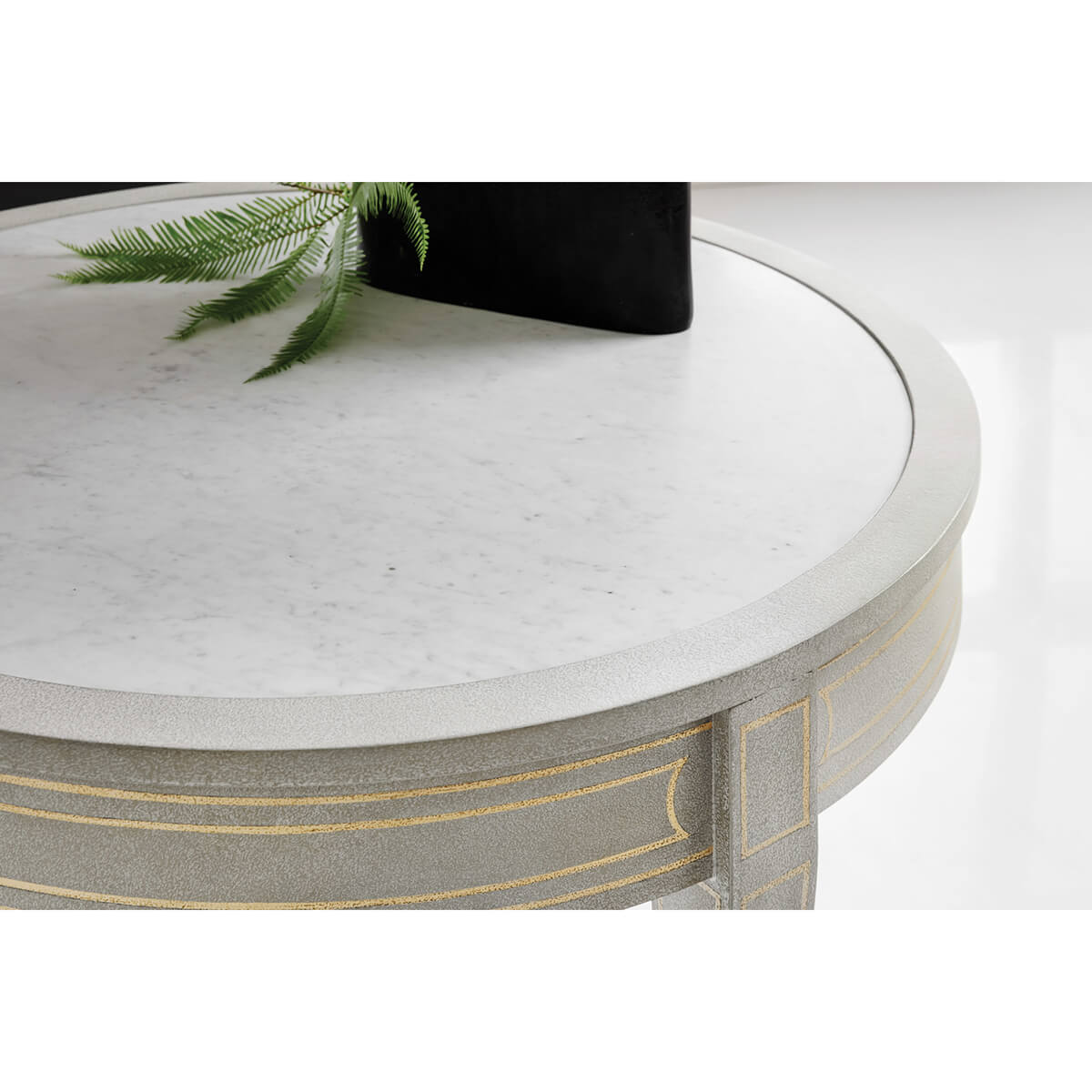 Swedish Painted Round Side Table - English Georgian America