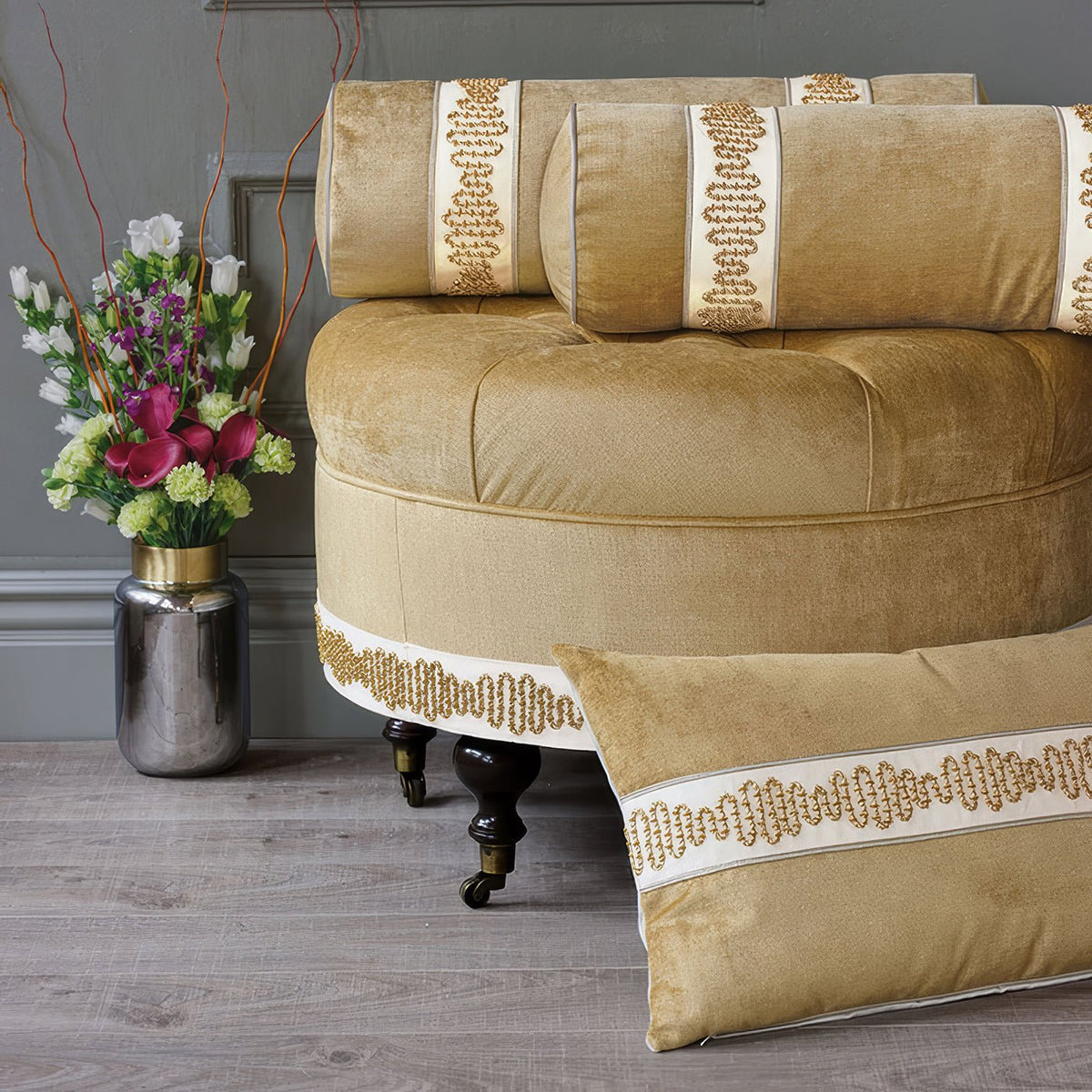 Tufted Velvet Round Ottoman - English Georgian America