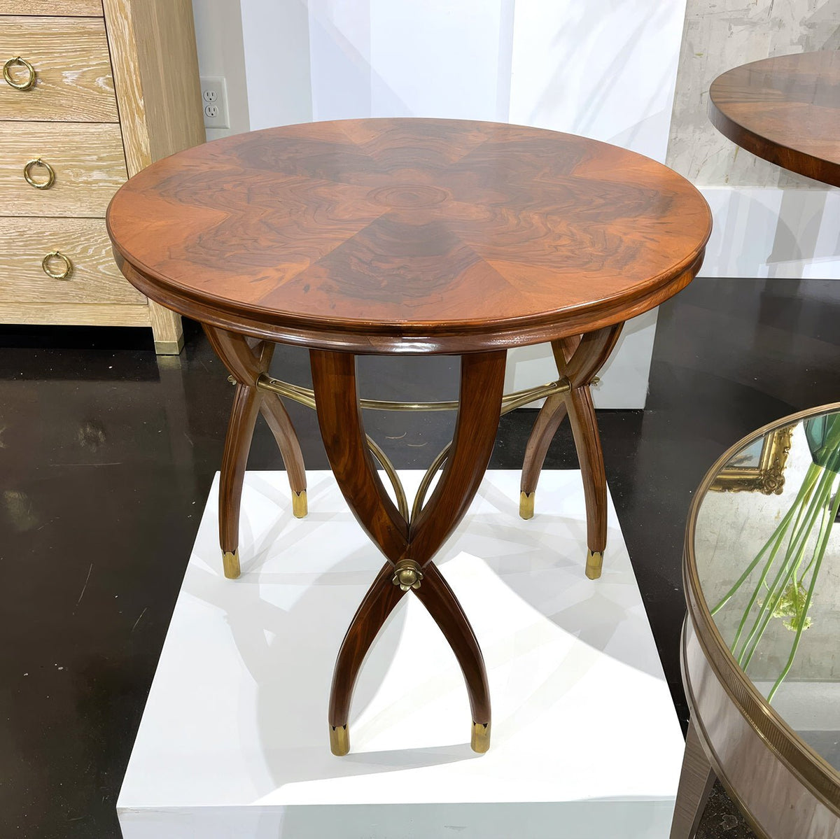 Walnut Art Deco Round Side Table - English Georgian America