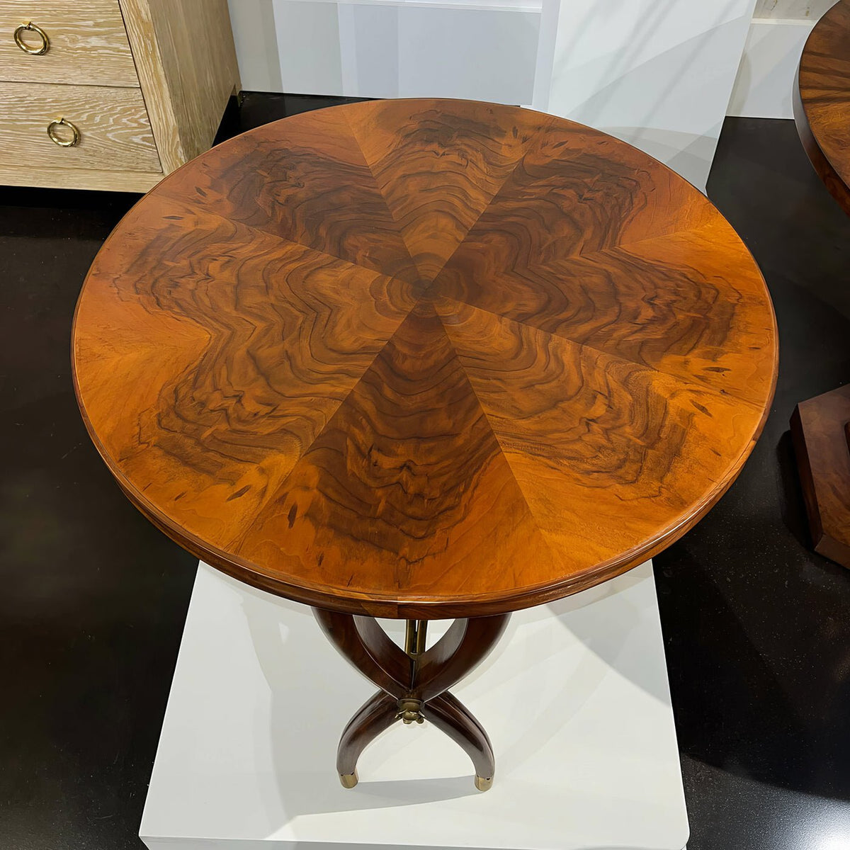 Walnut Art Deco Round Side Table - English Georgian America