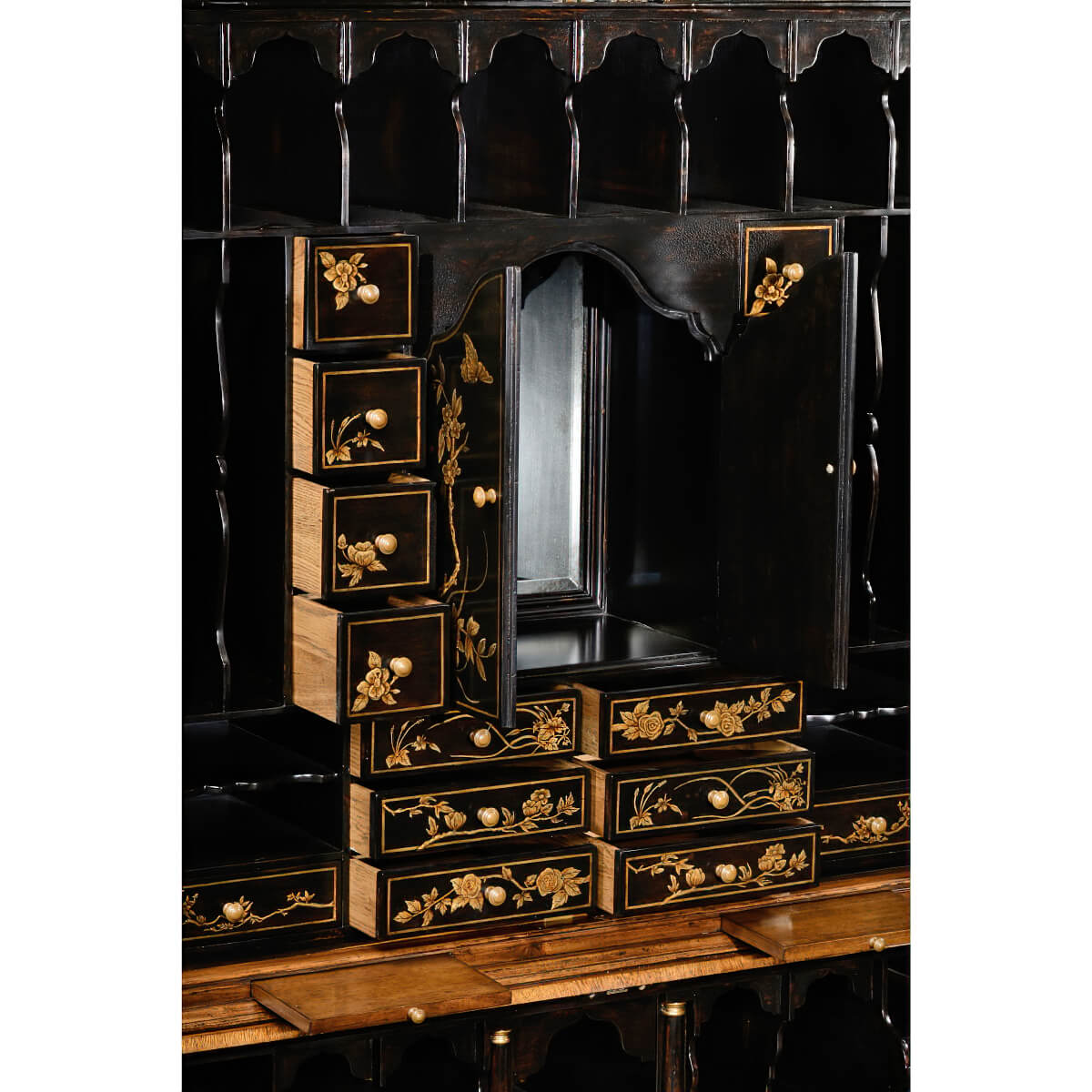 Queen Anne Walnut Secretary with Chinoiserie Decorated Interior - English Georgian America